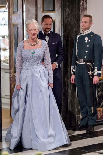 La reine Margrethe II de Danemark et le prince Haakon de Norvège à Fredensborg, le 16 avril 2015