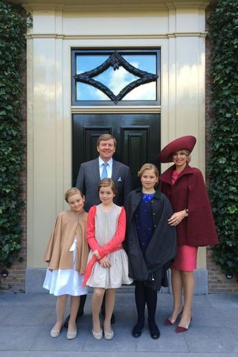 La reine Maxima et le roi Willem-Alexander avec leurs filles, le 27 avril 2015