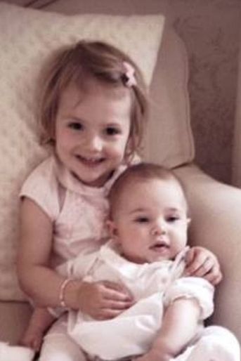 Les princesses Leonore et Estelle de Suède, photo postée par la princesse Madeleine sur sa page Facebook le 14 septembre 2014