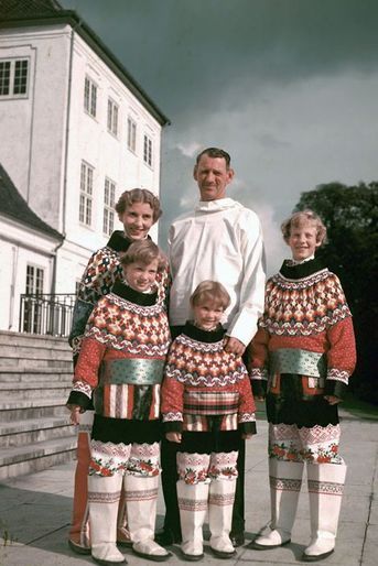 Margrethe de Danemark avec ses parents et ses soeurs, en 1952 