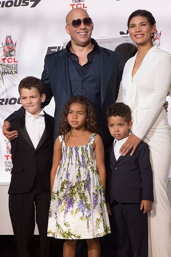 Vin Diesel, entouré de sa compagne et de leurs enfants, à Los Angeles le 1er avril 2015