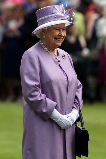 La reine Elizabeth II au palais de Holyrood à Edimbourg, le 1er juillet 2015