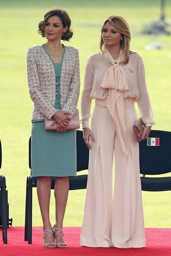 La reine Letizia d'Espagne avec la Première dame du Mexique Angélica Rivera à Mexico, le 29 juin 2015