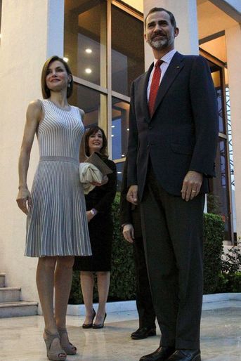 La reine Letizia et le roi Felipe VI d'Espagne à leur arrivée à Mexico, le 28 juin 2015