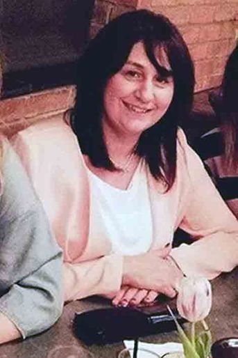 Sur cette photo Facebook, Sue Davey , 42 ans, tuée dans l'attaque avec son compagnon. 