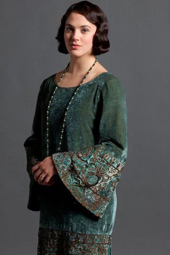 Lady Sybil Cora Crawley (Jessica Brown Findlay)