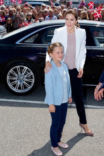 Les princesses Mary et Isabella de Danemark sur l&#039;île de Samso, le 6 juin 2015