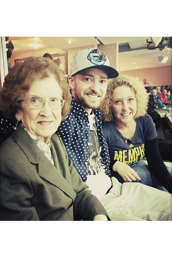 Justin Timberlake, entouré de sa mère et sa grand-mère
