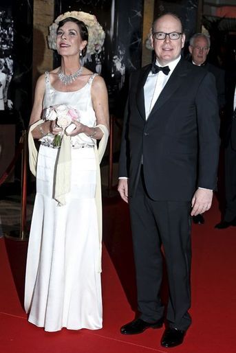 La princesse Caroline et le prince Albert II de Monaco au bal de la Rose à Monaco, le 28 mars 2015