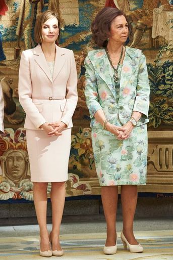 La reine Letizia et l'ex-reine Sofia d'Espagne à Madrid, le 29 avril 2015