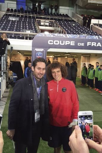 Au Parc des Princes, le 4 mars, avec le défenseur du PSG David Luiz.
