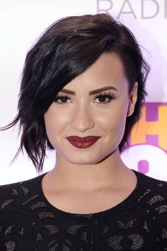 La chanteuse Demi Lovato et son carré court déstructuré