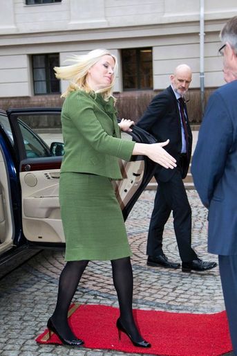 La princesse Mette-Marit arrive à l'université d'Oslo, le 16 mars 2015