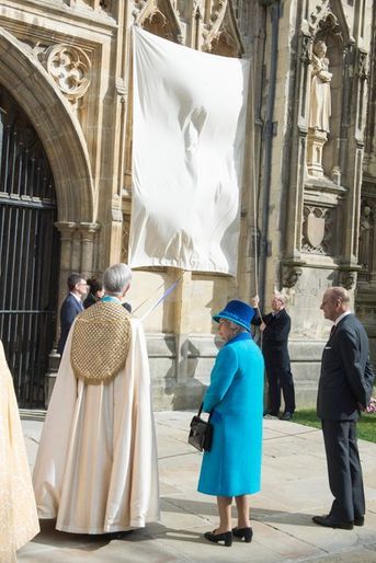 La reine Elizabeth II avec le duc d&#039;Edimbourg devant la cathédrale de Canterbury, le 26 mars 2015
