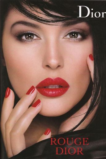 Monica Bellucci, égérie du parfum &quot;Hypnotic Poison&quot;, prête également son visage pour les cosmétiques Dior depuis 2006