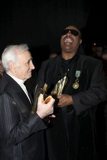 Charles Aznavour avec Stevie Wonder
