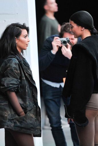 Kim Kardashian au défilé Kanye West pour Adidas, aux côtés de sa soeur Kylie, à New York le 12 février 2015