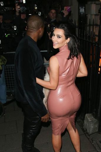Kim Kardashian et son derrière aux 15 millions d'euros