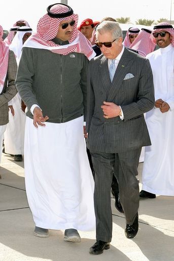 Le prince Charles, avec le prince Sultan, alors qu&#039;il quitte l&#039;Arabie Saoudite, le 11 février 2015