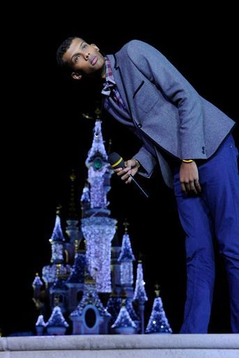 Stromae au concert donné pour l&#039;association ELA à Disneyland Paris en novembre 2010