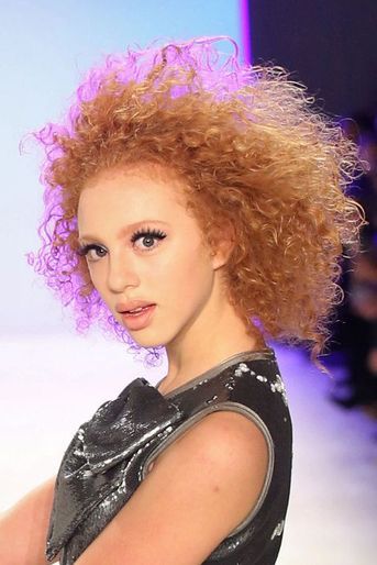 Anna Ermakova, fille de Boris Becker, fait ses débuts de mannequin à la Fashion Week de Berlin