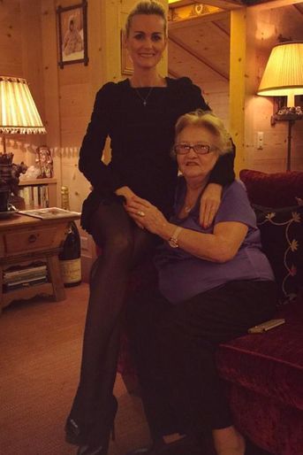 Laeticia Hallyday avec sa grand-mère Elyettte à Gstaad, le 24 décembre 2014