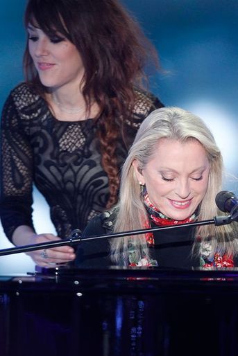 Zaz et Véronique Sanson lors de l’enregistrement de «Vivement Dimanche», le 16 décembre 2014