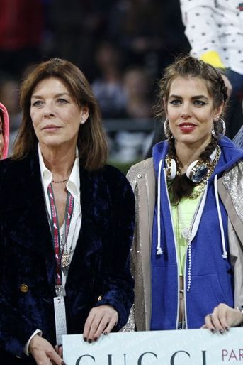 Caroline de Monaco et sa fille Charlotte Casiraghi au Gucci Paris Masters à Paris, le 6 décembre 2014