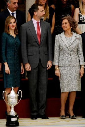 Le roi Felipe VI d’Espagne, la reine Letizia et l'ex-reine Sophia à Madrid, le 4 décembre 2014