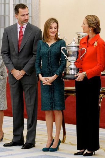 Le roi Felipe VI d’Espagne, la reine Letizia et l'infante Elena à Madrid, le 4 décembre 2014