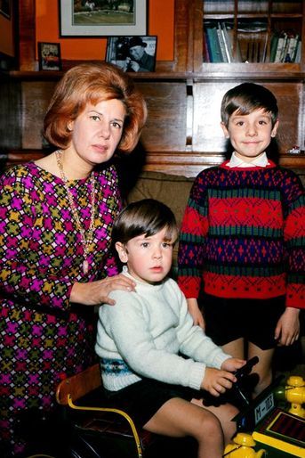 Avec deux de ses enfants, en 1966