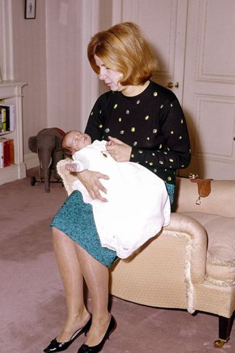 Avec son premier enfant, Cayetano en 1963