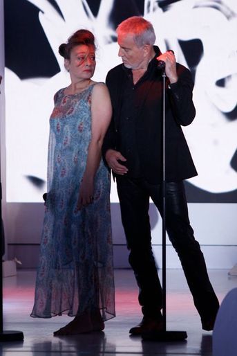 Catherine Ringer et Bernard Lavilliers lors de l'enregistrement de Vivement Dimanche Victor Lanoux, le 12 novembre 2014