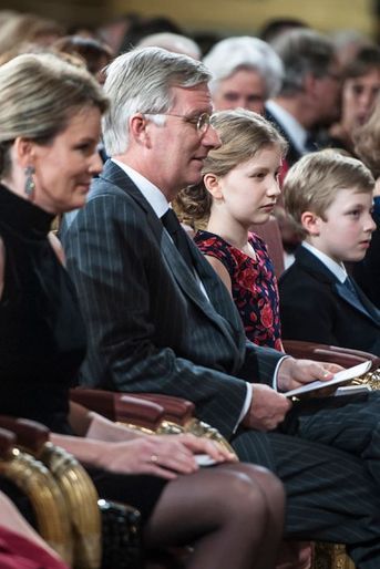 Le roi Philippe de Belgique, la reine Mathilde, Elisabeth et Emmanuel au concert de Noël au Palais royal de Bruxelles, le 17 décembre 2014