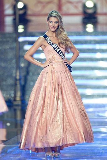 Miss France 2015, alias Camille Cerf, lors de son élection à Orléans le 6 décembre 2014