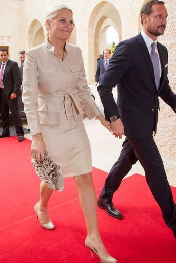 Mette-Marit et Haakon de Norvège sont reçus en audience par le roi de Jordanie Abdallah II au palais royal à Amman, le 22 octobre 2014