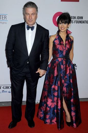 Alec et Hilaria Baldwin lors du dîne de la fondation Elton John contre le sida, le 28 octobre 2014 à New York