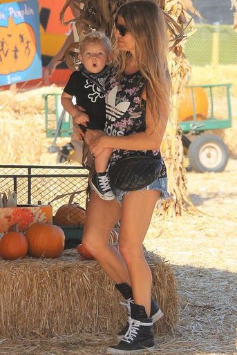 Fergie et son fils Axl au Mr Bones Pumpkin Patch