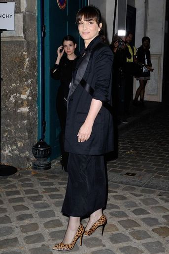 L&#039;actrice Juliette Binoche au défilé Givenchy à Paris, le 28 septembre 2014
