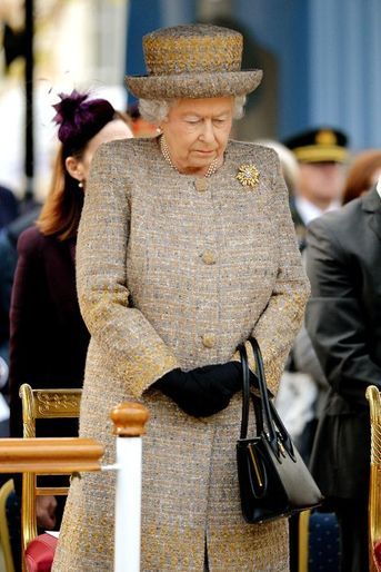La reine Elizabeth II inaugure le Flanders Fields Memorial Garden à Londres, le 6 novembre 2014