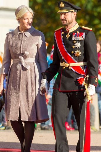 Le prince Haakon et Mette-Marit lors de la visite officielle du président indien Pranab Mukherjee et de sa fille à Oslo, le 13 octobre 2014