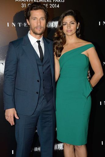 Matthew McConaughey et sa femme, Camila Alves, lors de la première du film "Interstellar" à Paris, le 31 octobre 2014