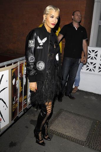 La chanteuse Rita Ora après un concert à Londres, le 17 septembre 2014