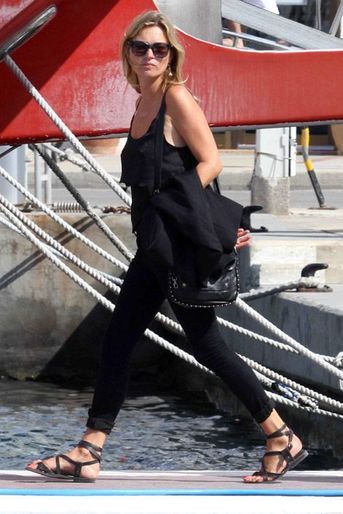 Le top Kate Moss en vacances à Formentera, en Espagne, le 29 août 2014