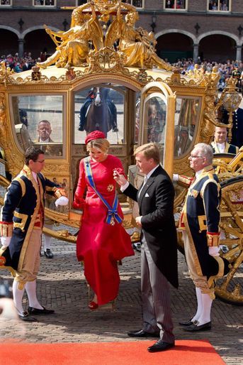 Royal Blog - Photos - Maxima, rayonnante de rouge pour le "jour du prince"