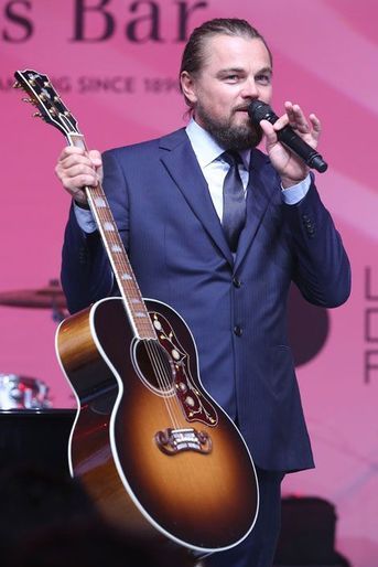 La guitare de Bono a été mise en vente