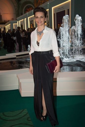 Juliette Binoche au dîner de gala de la Biennale des antiquaires à Paris, le 8 septembre 2014.