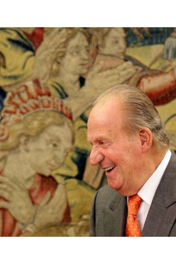 A près d&#039;une semaine de l&#039;abdication officielle de Juan Carlos et de la montée sur le trône de Felipe, la famille royale d&#039;Espagne est toujours très active... Le roi, sa reine, le prince héritier et son épouse, mais aussi l&#039;infante Elena étaient tous de sortie entre hier et aujourd&#039;hui.Au Palais de la Zarzuela, Juan Carlos a reçu le responsable espagnol du CIO mercredi, puis le secrétaire général de l&#039;Otan Anders Fogh Rasmussen ce jeudi. La reine Sofia, quant à elle, était mercredi au conseil annuel de l&#039;association des &quot;Femmes pour l&#039;Afrique&quot;. Mercredi également, l&#039;infante Elena était l’hôtesse d&#039;une rencontre des Jeunes peintres de la Nation. Enfin, Felipe et Letizia ont visité mercredi la &quot;Résidence des Étudiants&quot; à Madrid, puis le Musée Archéologique de la capitale espagnole, jeudi.