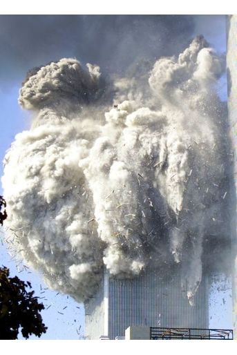 Même Ben Laden ne l&#039;avait pas prévu: les deux plus hautes tours du World Trade Center ne sont plus qu&#039;un amas de ruines