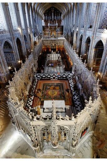 Le chœur de la cathédrale Sainte-Cécile.